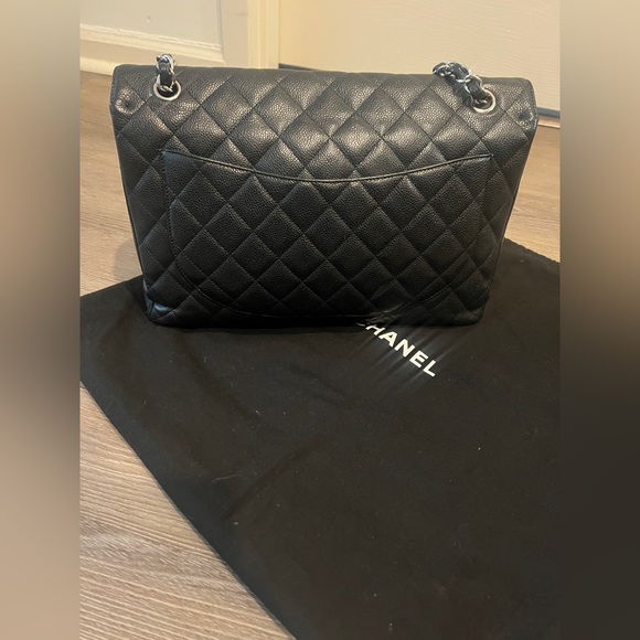 CHANEL Black Caviar Quilted Jumbo Single Flap Black - Picture 3 of 14